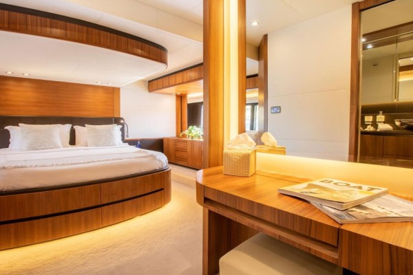 2016 Absolute Navetta 58