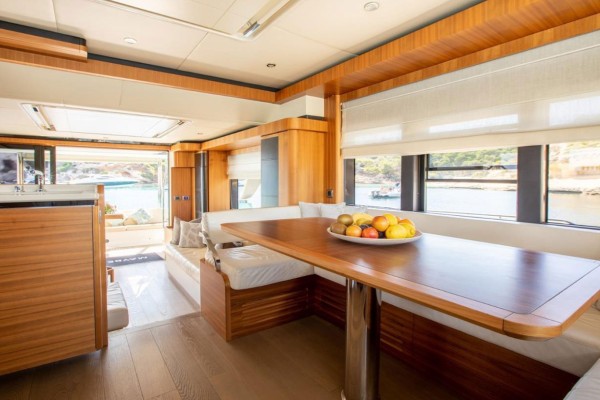 2016 Absolute Navetta 58