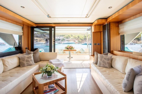 2016 Absolute Navetta 58
