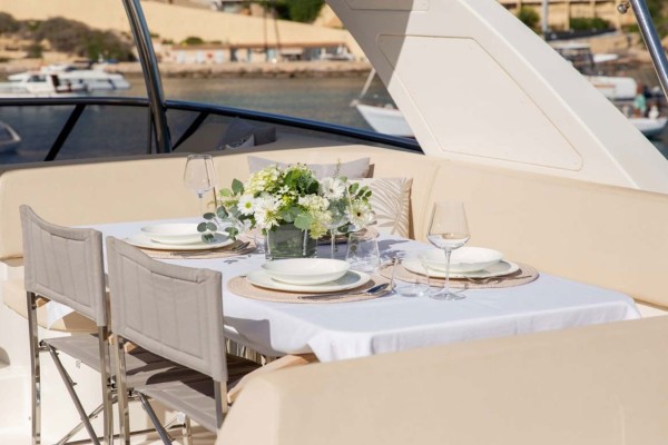 2016 Absolute Navetta 58