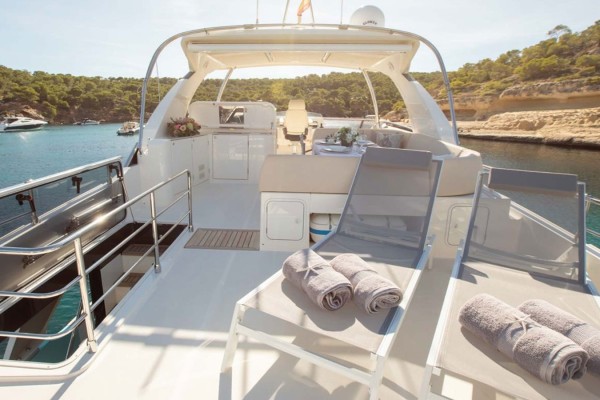 2016 Absolute Navetta 58