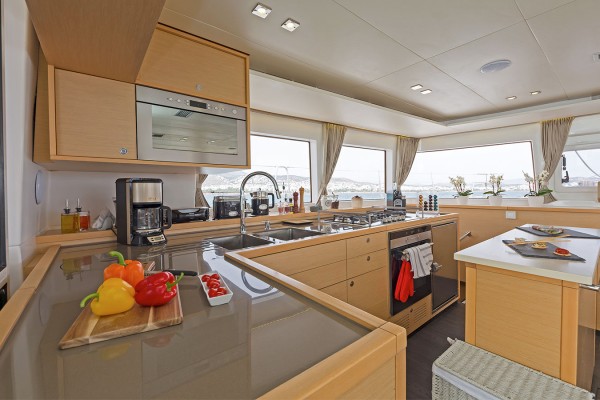 2014 Lagoon 560 S2