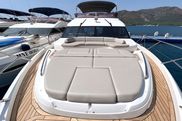 2019 Princess F62