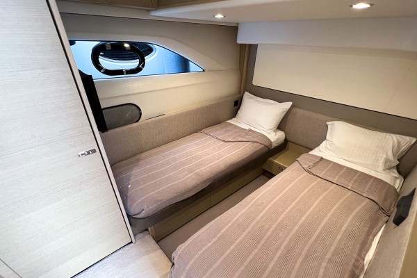 2019 Princess F62