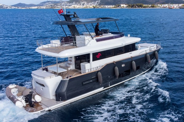 2022 Sirena 58