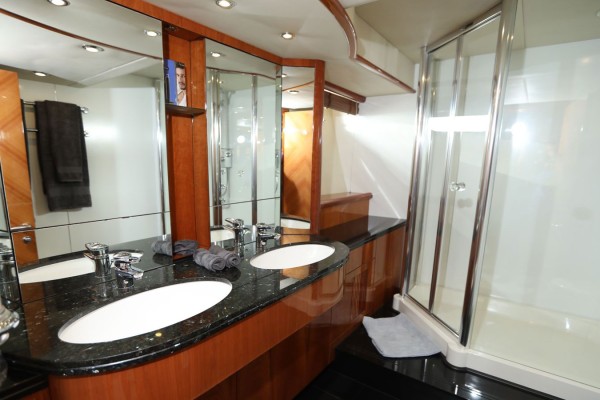 2006 Sunseeker 82 Yacht