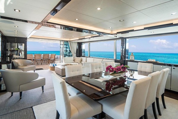 2017 Sunseeker 95 Yacht