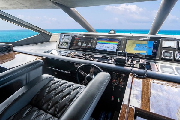 2017 Sunseeker 95 Yacht