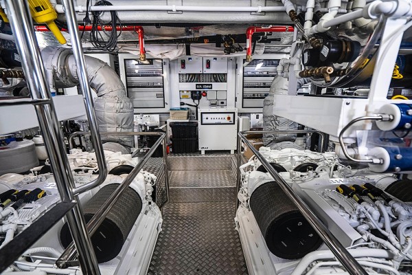 2017 Sunseeker 95 Yacht
