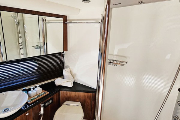 2009 Sunseeker Manhattan 70
