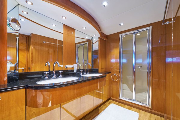 2004 Sunseeker 94 Yacht