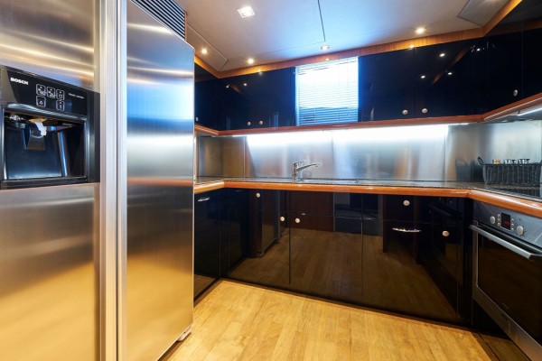 2004 Sunseeker 94 Yacht