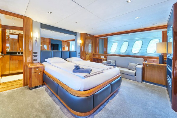 2004 Sunseeker 94 Yacht