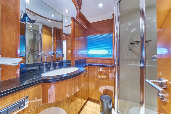 2004 Sunseeker 94 Yacht
