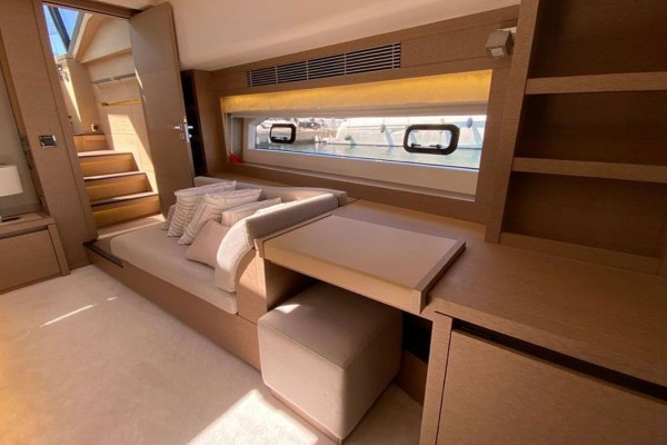 2019 Prestige 680