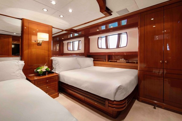 2008 Benetti Legend 85