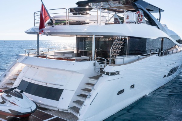 2013 Sunseeker 92 Yacht