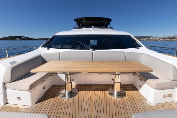 2013 Sunseeker 92 Yacht