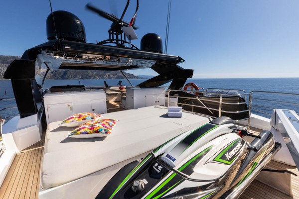 2013 Sunseeker 92 Yacht