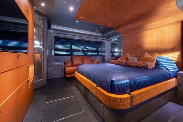 2013 Sunseeker 92 Yacht