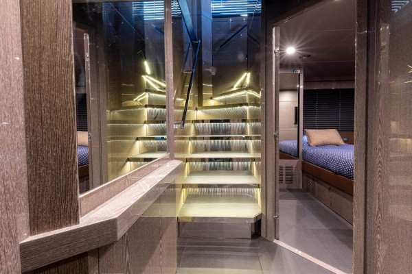 2013 Sunseeker 92 Yacht