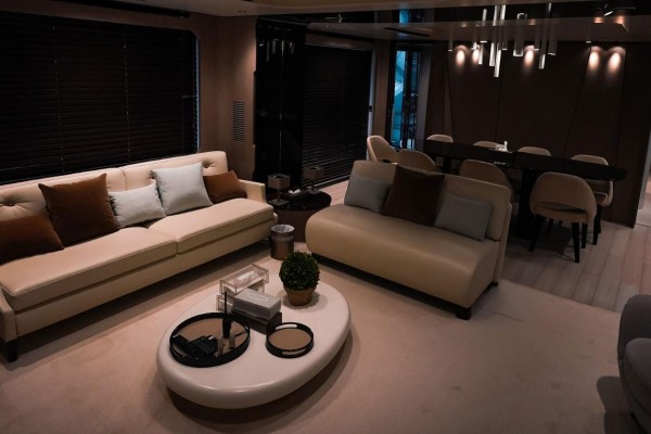 2018 Azimut Grande 27M