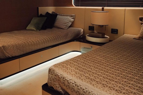 2018 Azimut Grande 27M