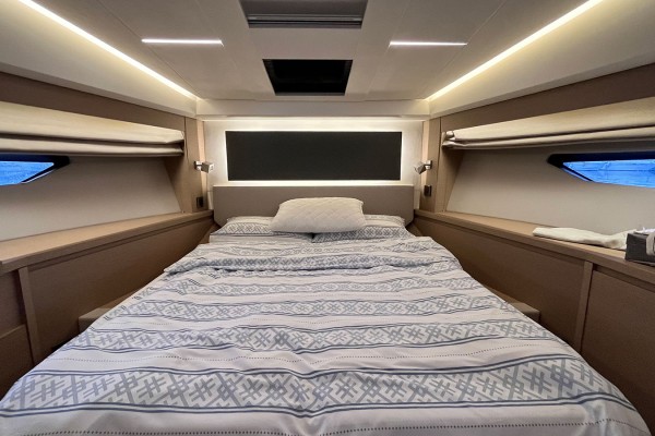 2021 Prestige 520 HT