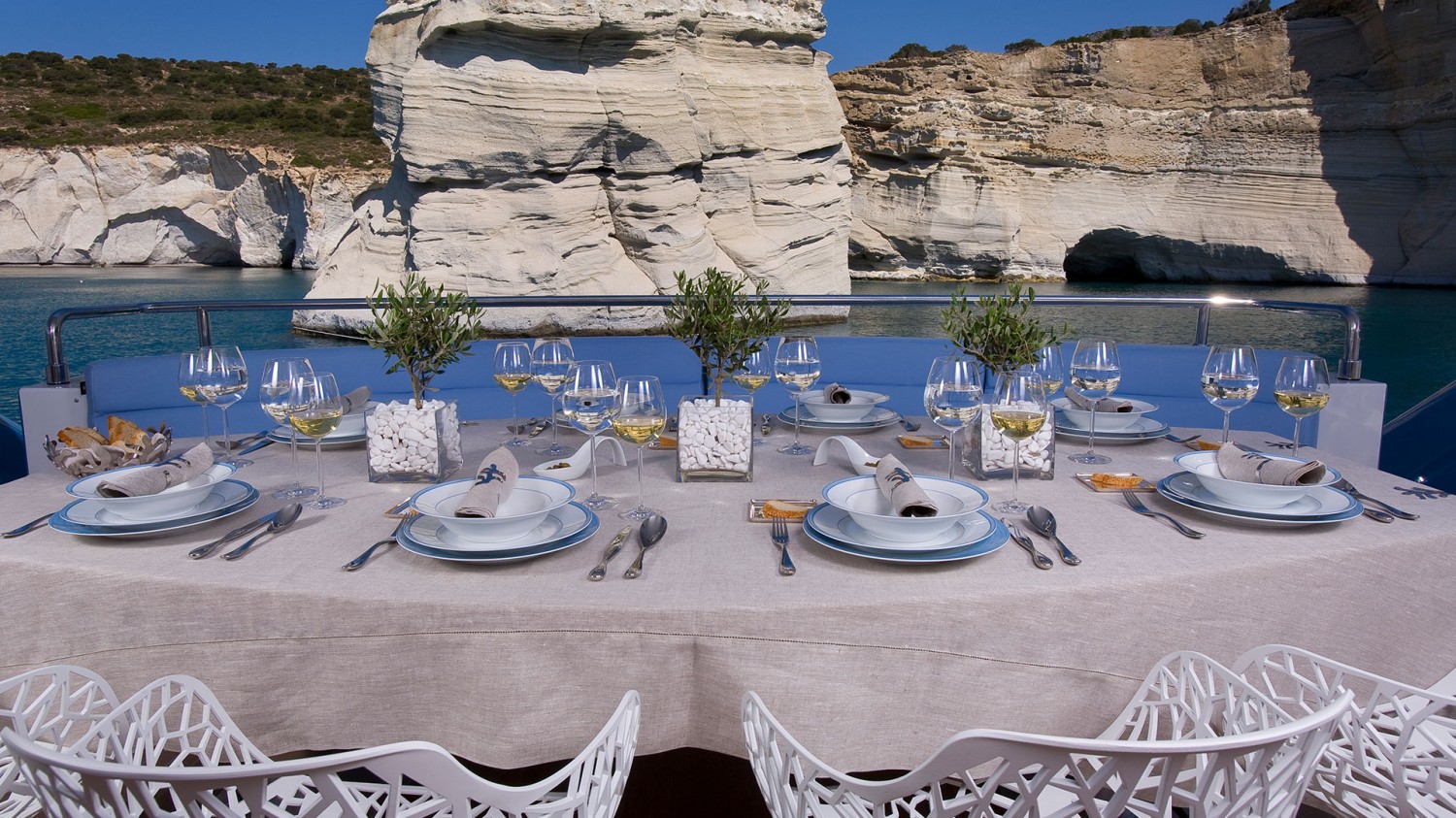 Why Charter a Luxury Yacht?